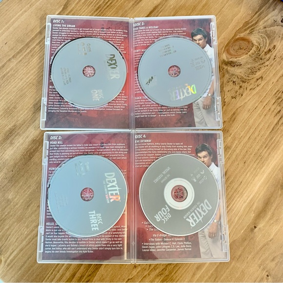 Dexter Season 4 DVDs (4 DVD set) - Picture 6 of 6